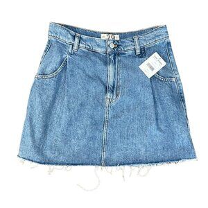 NEW Free People 29 Medium Wash Mini Cosmico Flirt Denim Flirt Skirt Rain Raw Hem